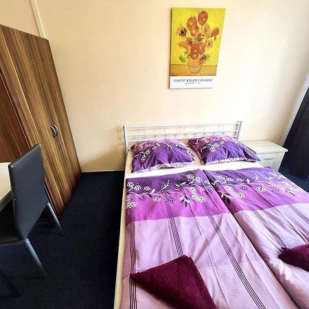 Hotel Penzion Rohoznik Prague Ngoại thất bức ảnh