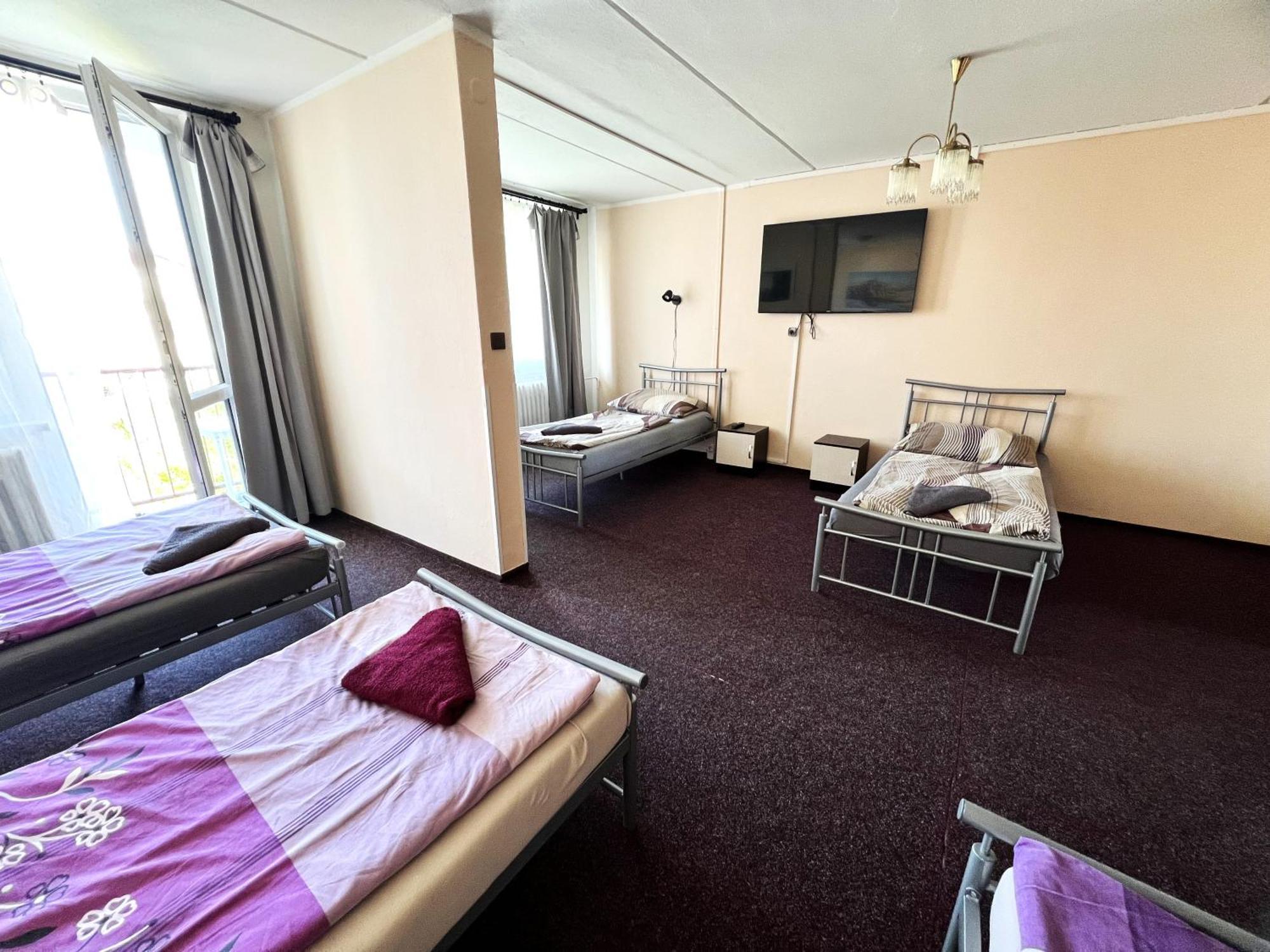 Hotel Penzion Rohoznik Prague Ngoại thất bức ảnh