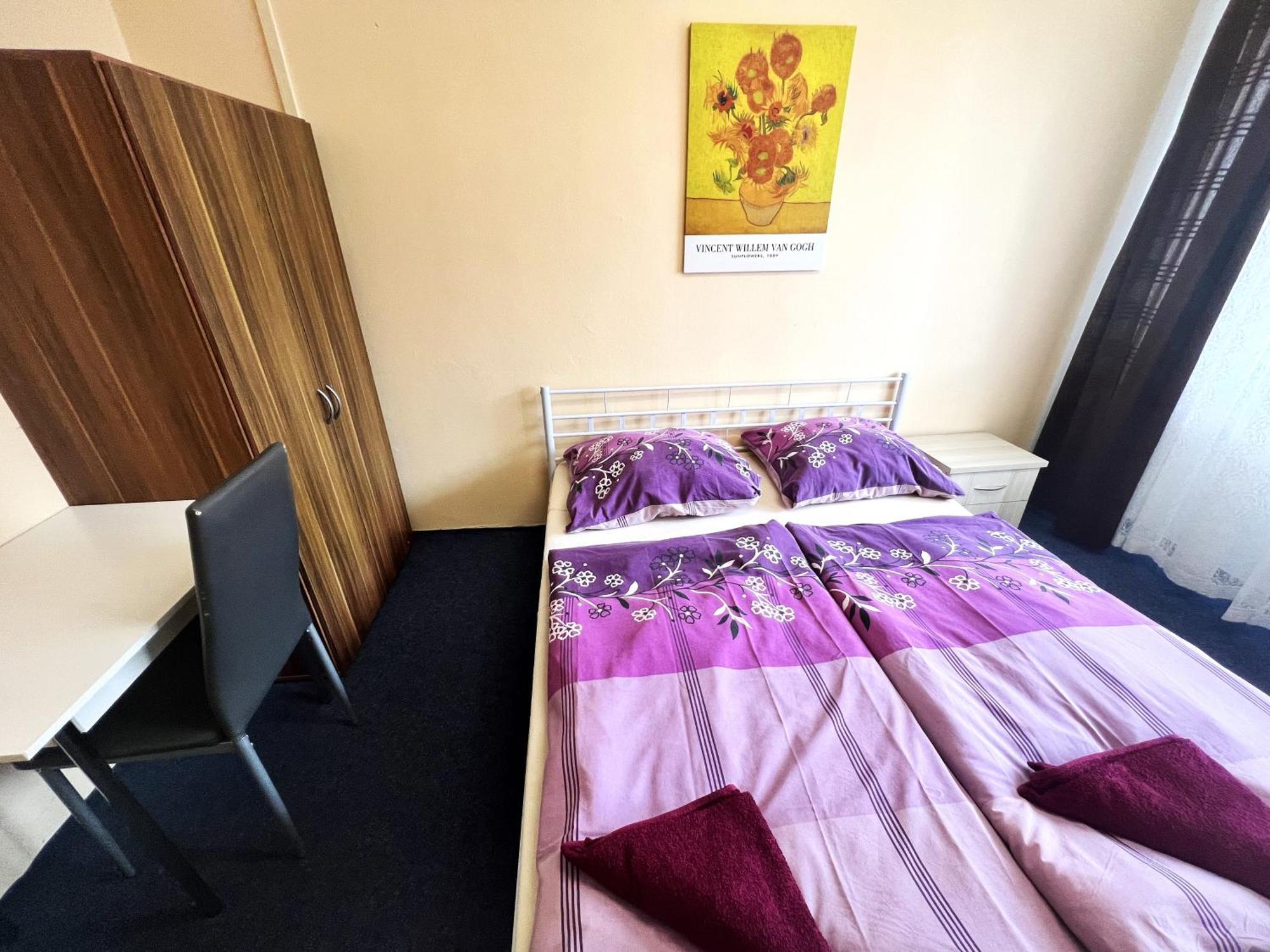 Hotel Penzion Rohoznik Prague Ngoại thất bức ảnh