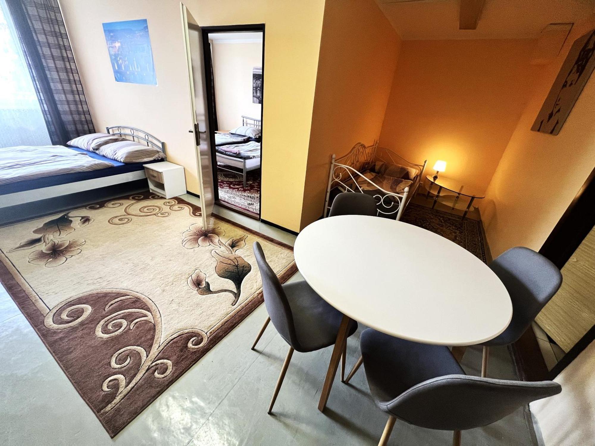 Hotel Penzion Rohoznik Prague Ngoại thất bức ảnh